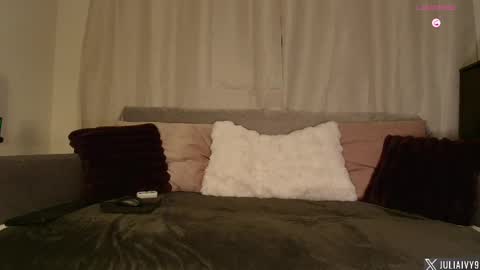Julia Ivy online show from May 25, 9:03 pm