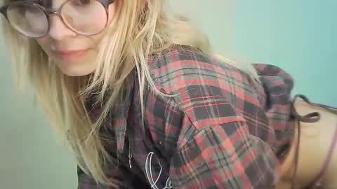 JuliaMack online show from December 29, 7:39 am