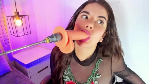 JULI  online show from December 7, 8:05 pm