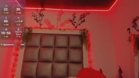 juliana_js_ online show from April 1, 8:59 am