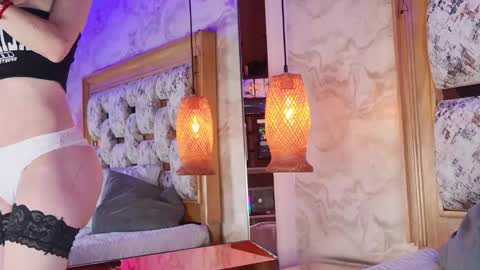 juliana_mendez25 online show from October 29, 8:22 pm