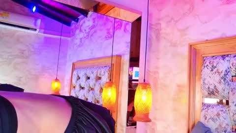 juliana_mendez25 online show from October 21, 8:24 pm