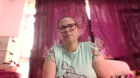 julianaputa online show from June 19, 1:47 pm