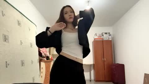 Kira online show from April 4, 4:06 pm