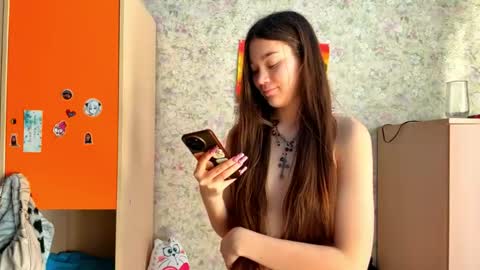 Viola online show from May 8, 2:15 am