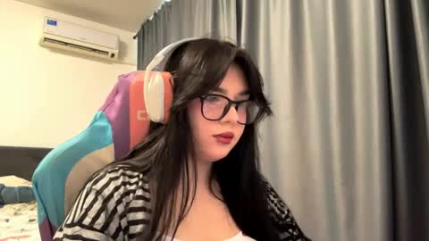 MIa online show from May 25, 9:30 am