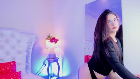 Juliana online show from April 6, 12:06 pm