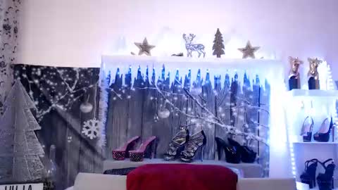 Julia online show from December 3, 9:12 pm