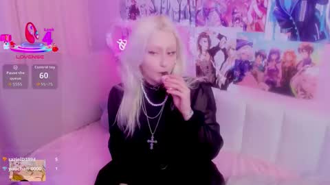 JuliaSharkk online show from January 8, 12:42 pm