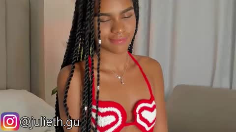 julieth  online show from October 5, 6:51 am