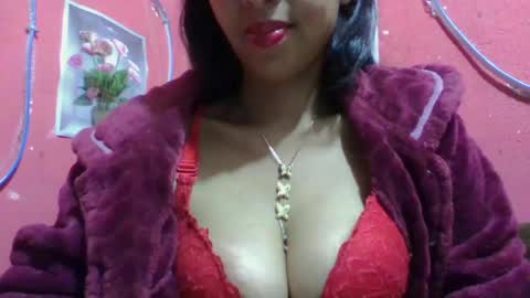 julie0612 online show from June 24, 6:40 pm