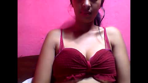 Snapshot of julie0612 chatting on February 20, 7:19 pm julie0612 online show from February 20, 7:19 pm