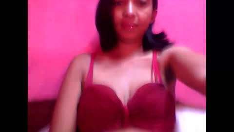 Snapshot of julie0612 chatting on February 11, 3:50 am julie0612 online show from February 11, 3:50 am