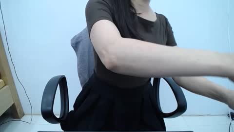 julie9x online show from April 29, 9:53 pm