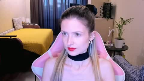 Julie online show from May 24, 3:33 pm