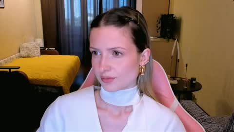 Julie online show from May 15, 2:31 pm