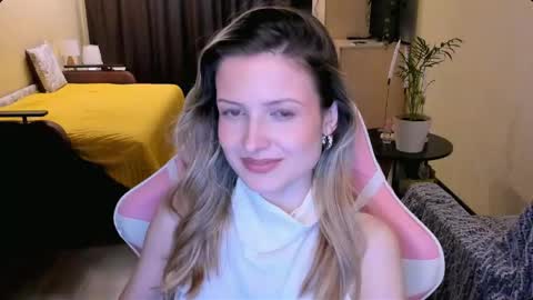 Julie online show from May 13, 3:18 pm