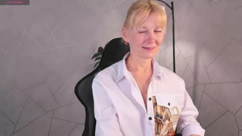 Julie Lucasss online show from May 15, 12:16 am