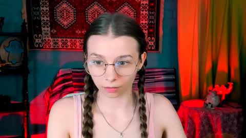 juliedaniel online show from November 14, 9:31 am