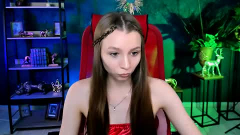 juliedaniel online show from May 25, 8:13 am