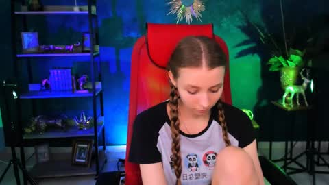 juliedaniel online show from May 15, 8:50 am