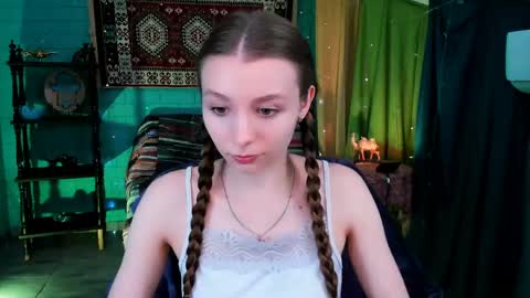 juliedaniel online show from May 18, 8:20 am