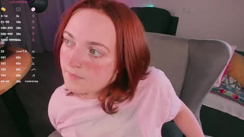 Snapshot of juliet_schoolgirl chatting on December 21, 1:53 pm Juliet online show from December 21, 1:53 pm