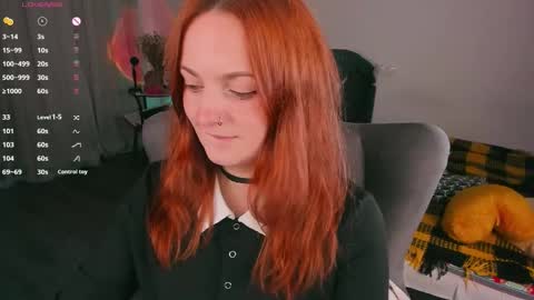 Snapshot of juliet_schoolgirl chatting on October 9, 1:54 am Juliet online show from October 9, 1:54 am
