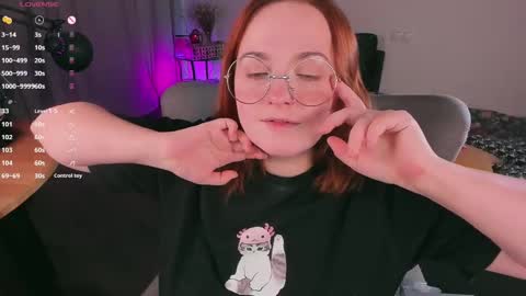 Snapshot of juliet_schoolgirl chatting on December 14, 11:50 am Juliet online show from December 14, 11:50 am
