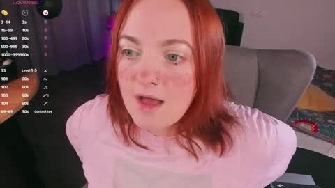 Snapshot of juliet_schoolgirl chatting on December 24, 10:49 pm Juliet online show from December 24, 10:49 pm