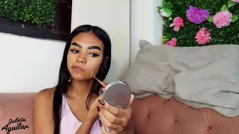 Juli online show from February 9, 8:11 pm