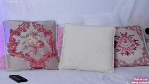 Juli  online show from April 30, 5:01 am