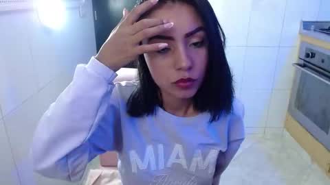 julieta_fn online show from February 18, 4:17 pm