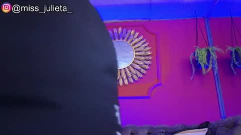  Julieta  online show from May 25, 11:42 am
