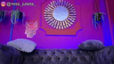  Julieta  online show from May 26, 11:53 am