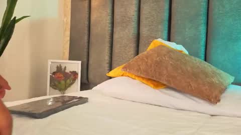 Julieta  online show from November 19, 4:56 am