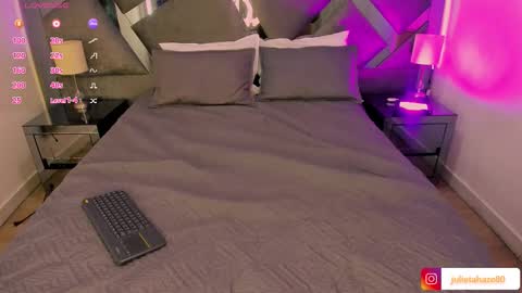 andara velez online show from November 13, 4:00 am