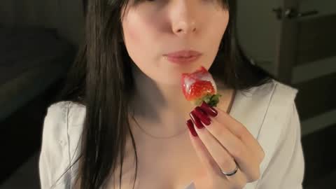 Snapshot of julietaromaniss chatting on December 7, 9:11 pm Julieta or Jully online show from December 7, 9:11 pm