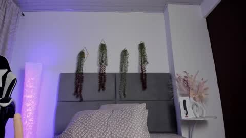 Julieta Snow online show from February 7, 8:02 pm