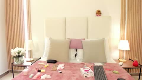 Juliana online show from November 10, 7:42 pm