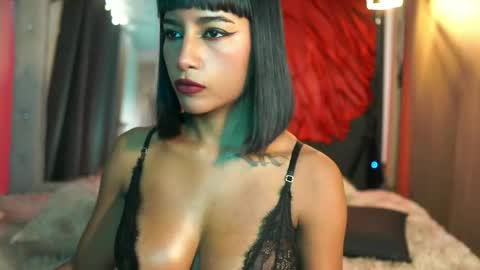 julietawinona online show from May 10, 8:33 pm