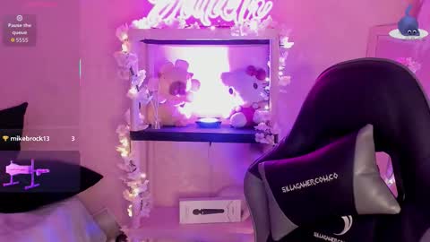 Julieth online show from March 8, 2:04 am