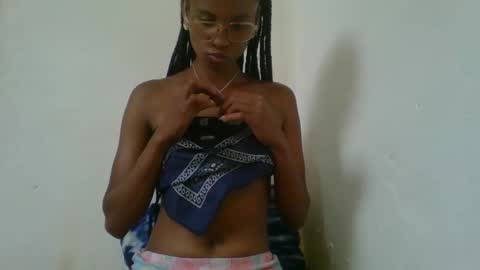 juliexexy online show from February 5, 5:41 am