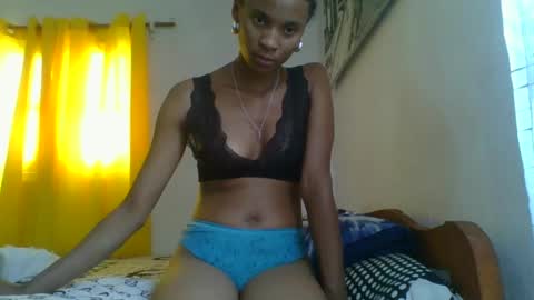 juliexexy online show from February 23, 8:11 am