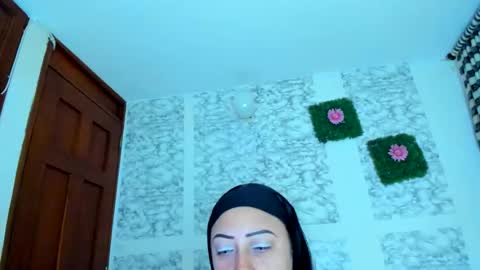 juliana online show from May 12, 11:44 pm