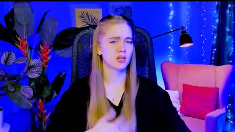 junewoods online show from March 4, 7:26 am