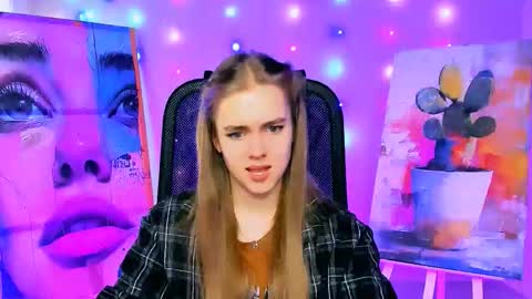 junewoods online show from February 11, 7:10 am