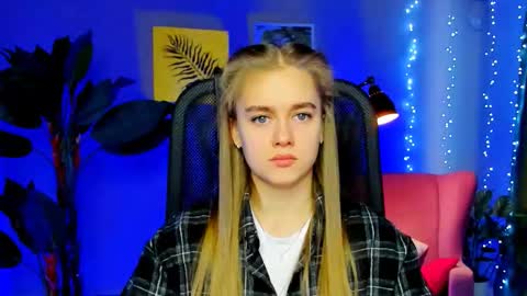 junewoods online show from January 14, 8:41 am