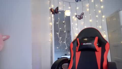 junovaughn online show from October 16, 1:19 am