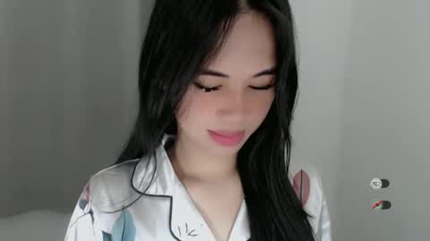 Snapshot of juny_lanyy chatting on March 10, 1:10 pm Julia online show from March 10, 1:10 pm